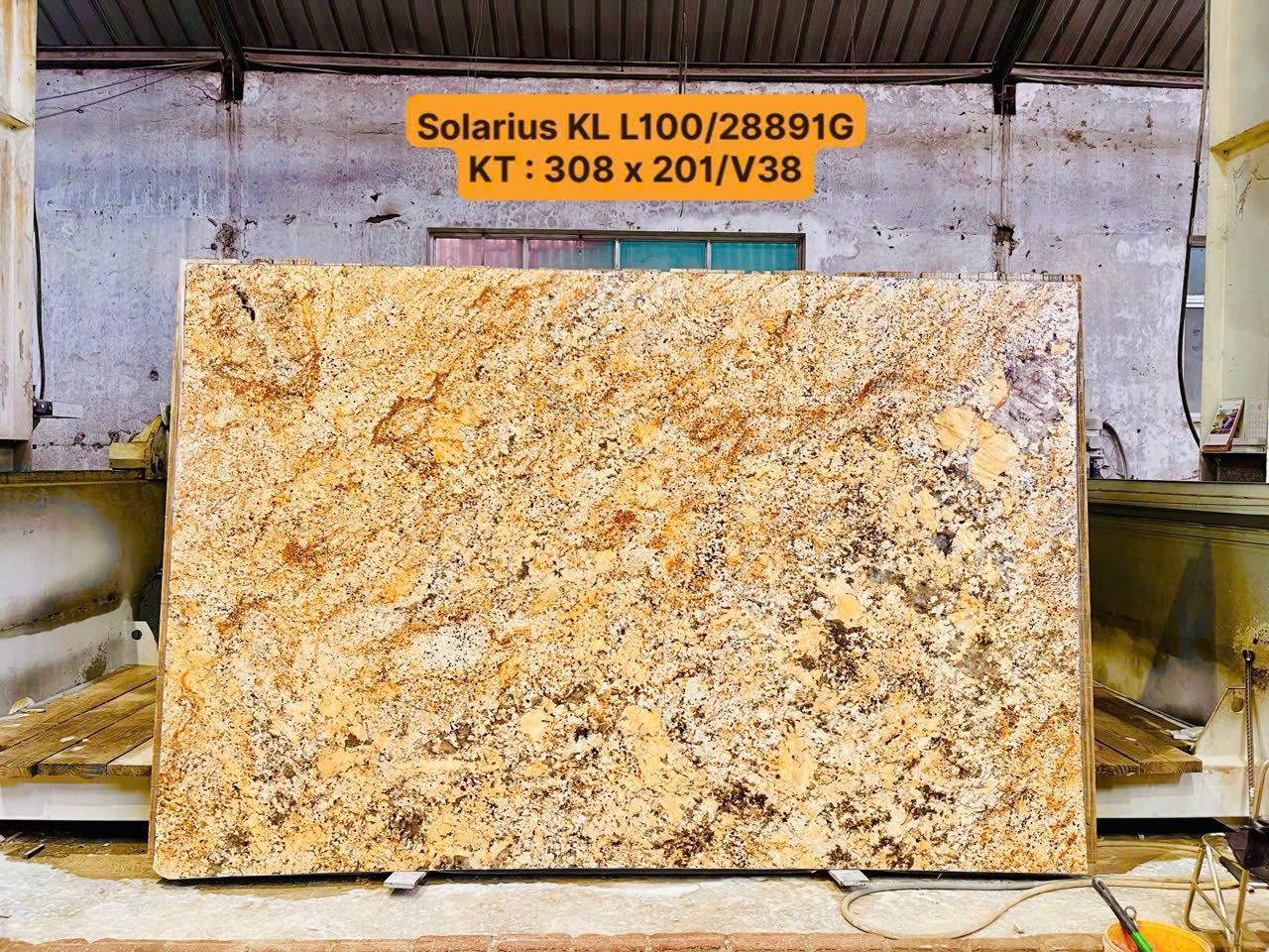 203971109470667907457