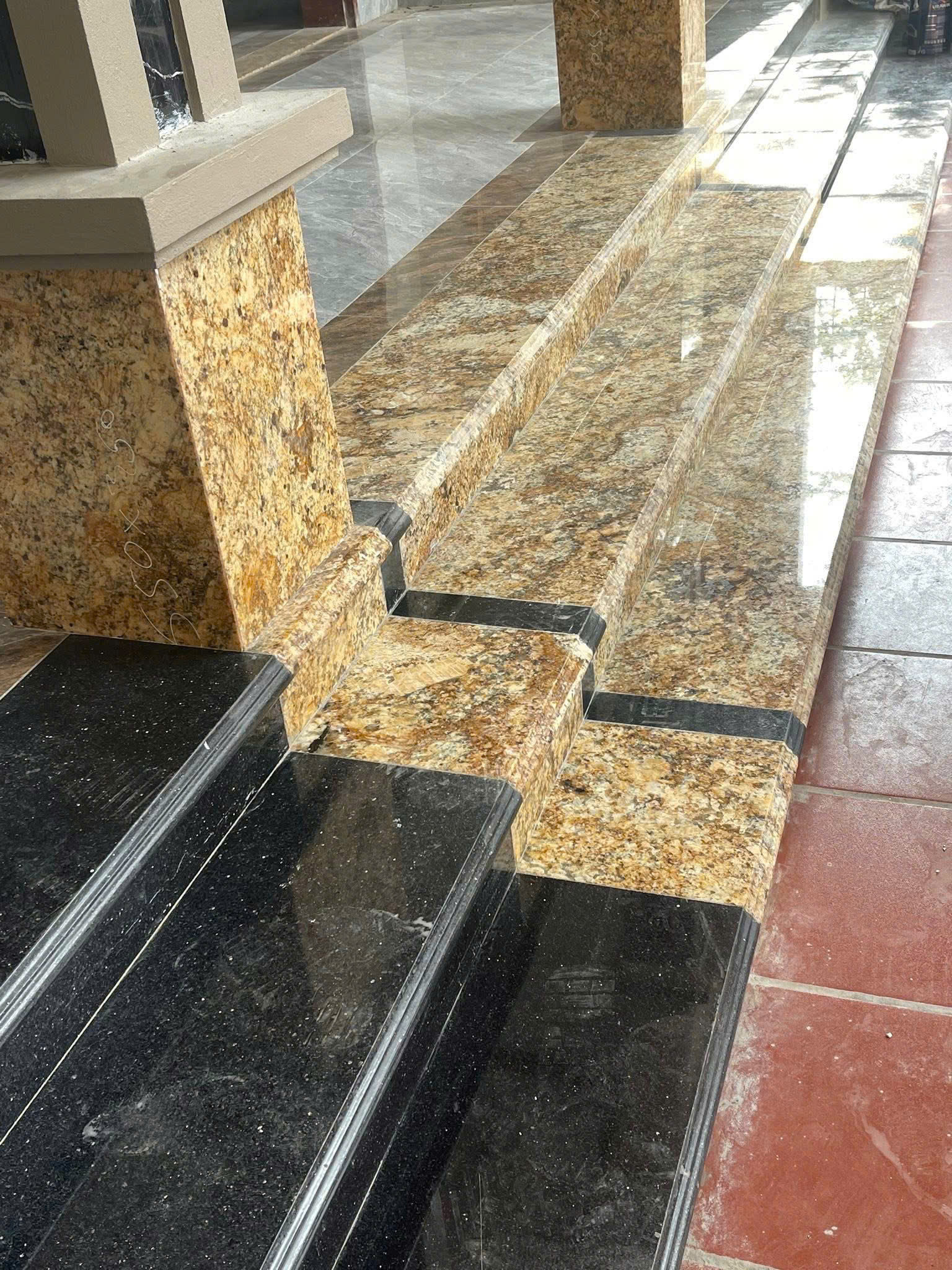 204348598864574111327