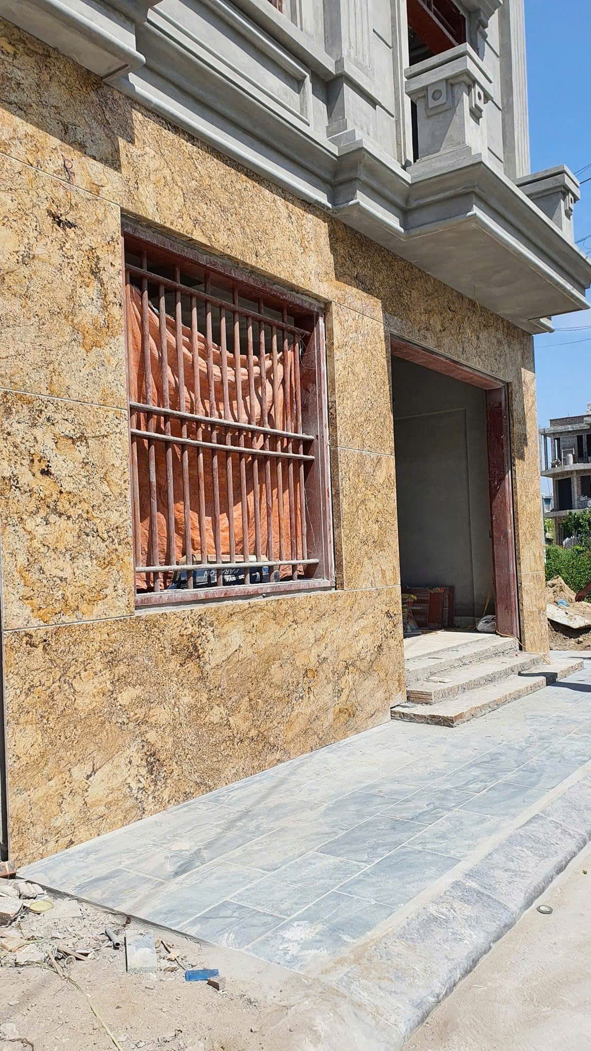 327232792206315896611