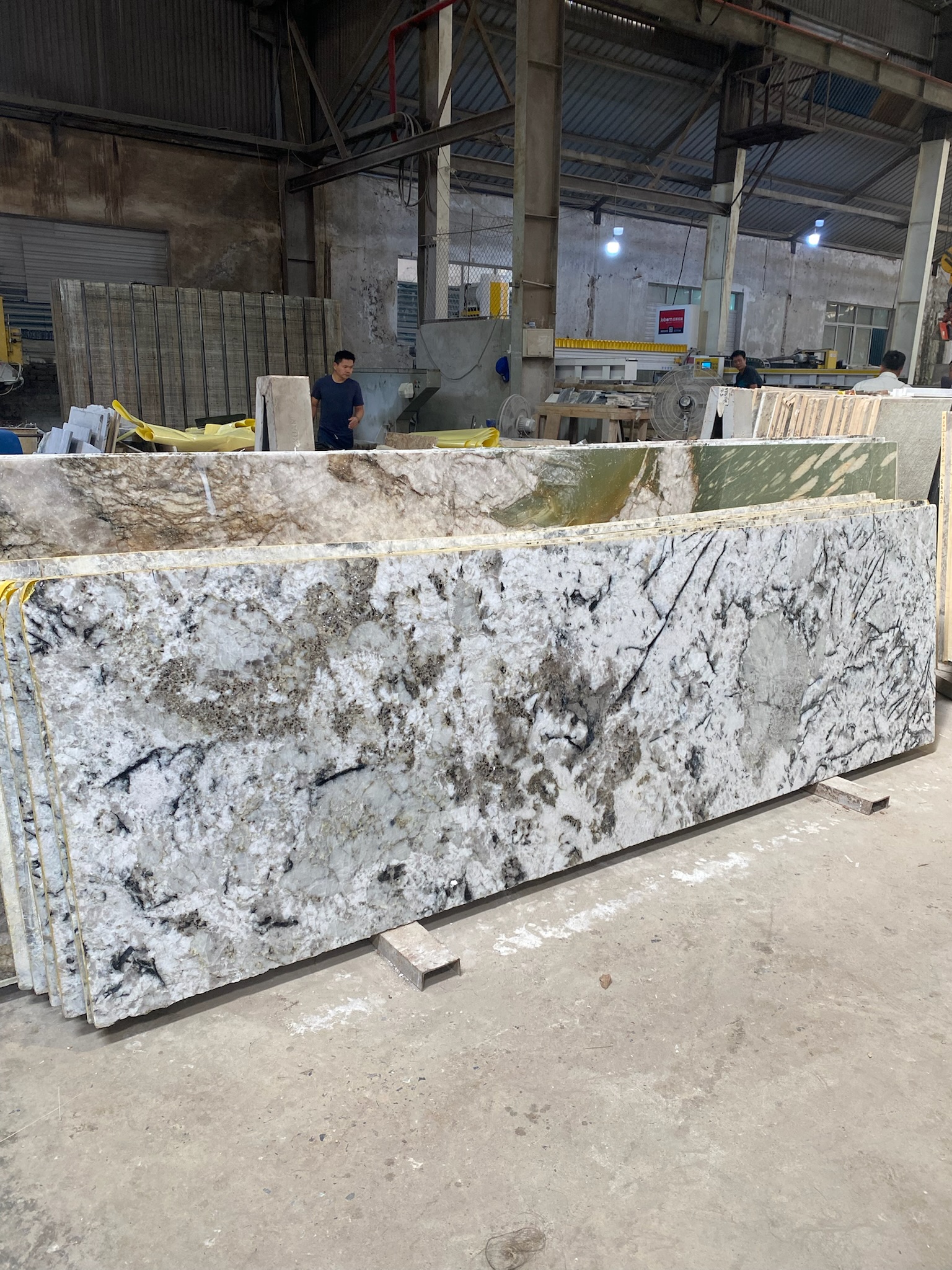 Đá ốp cầu thang Bianco White - Đá granite tự nhiên